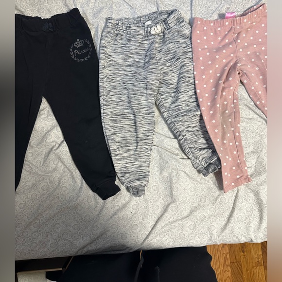 Bundle of toddler girl clothes size 24-36m and 3T in a very good condition - Picture 6 of 6